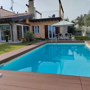 https://villa-la-gemma-sul-lago.it-lombardy.com